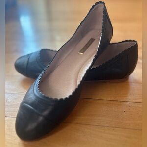 Genuine leather black ballet with scalloped edge. Size 38 Brand Louise et Cie